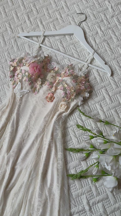Dreamy lace detailed dress