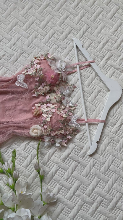 Dreamy lace detailed dress