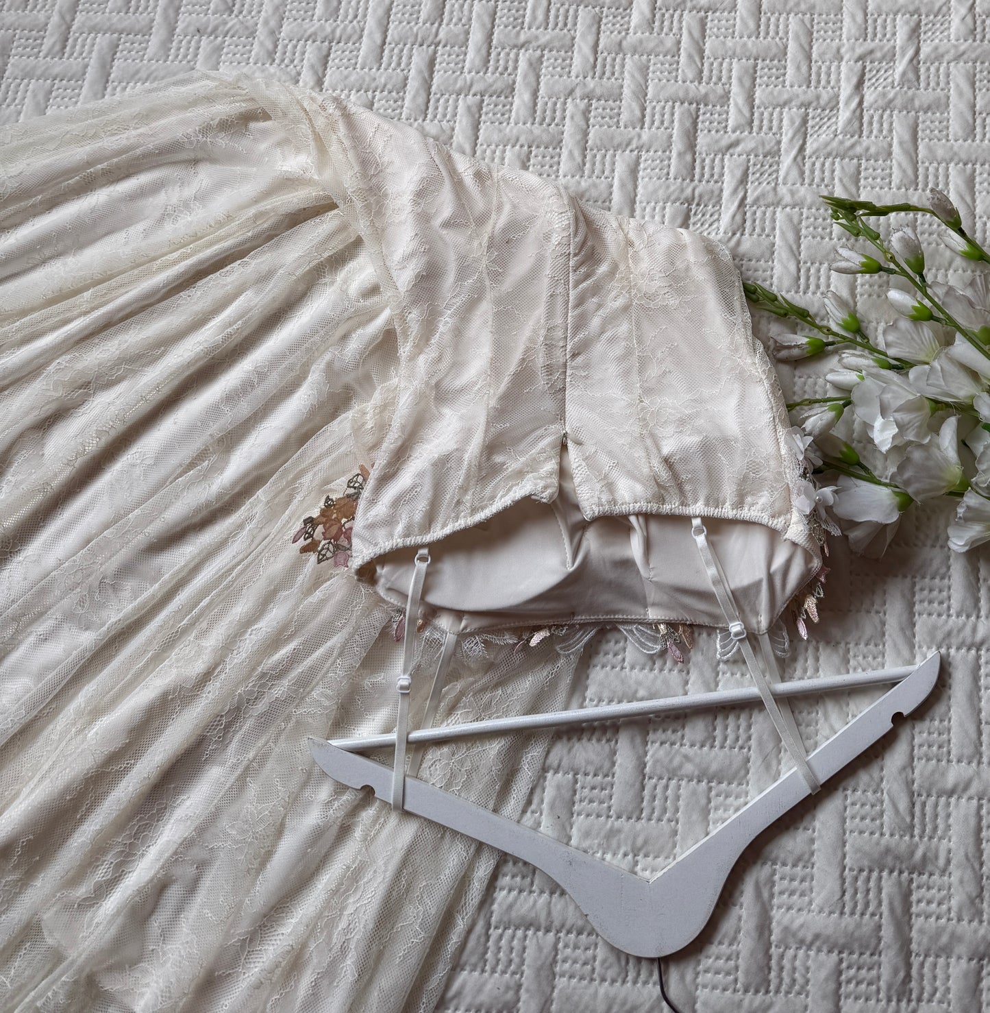 Dreamy lace detailed dress