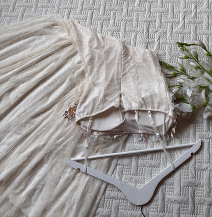 Dreamy lace detailed dress