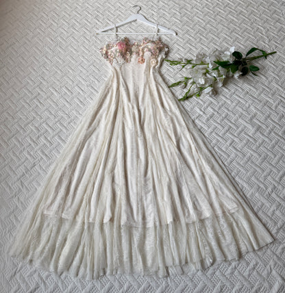 Dreamy lace detailed dress
