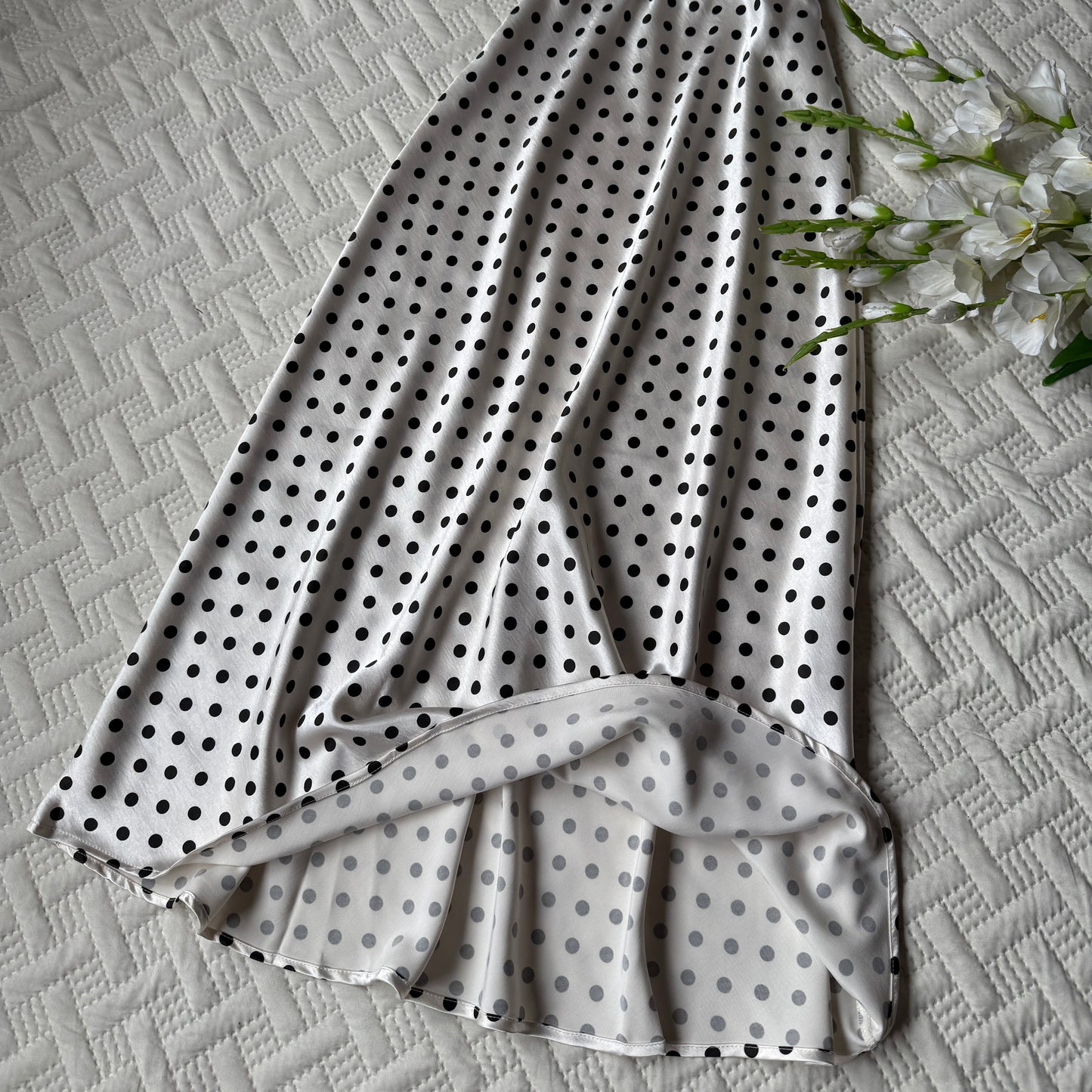 Gorgeous high waist polka dots satin skirts