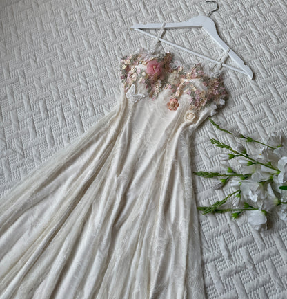 Dreamy lace detailed dress