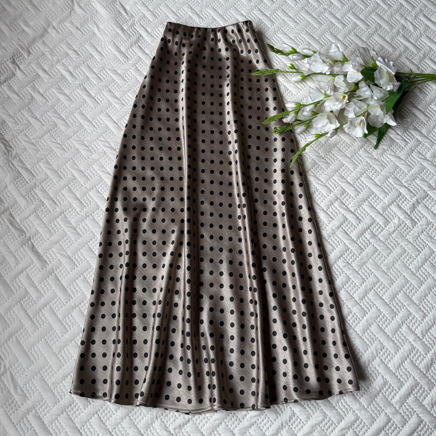 Gorgeous high waist polka dots satin skirts