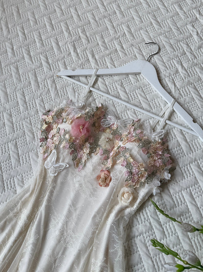 Dreamy lace detailed dress