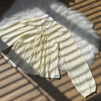 Gorgeous lace detailed linen tops