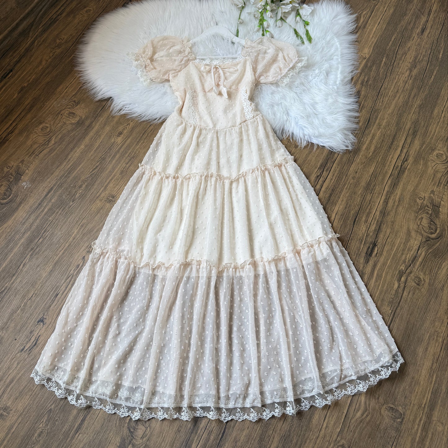 Dreamy lace detailed dress