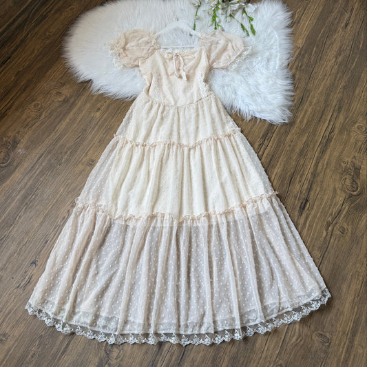 Dreamy lace detailed dress