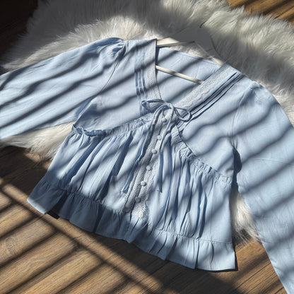 Gorgeous lace detailed linen tops