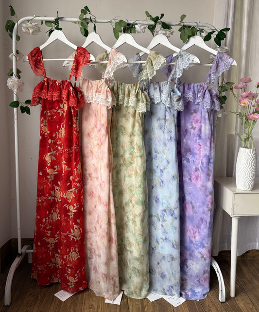 Dreamy lace detailed dresses