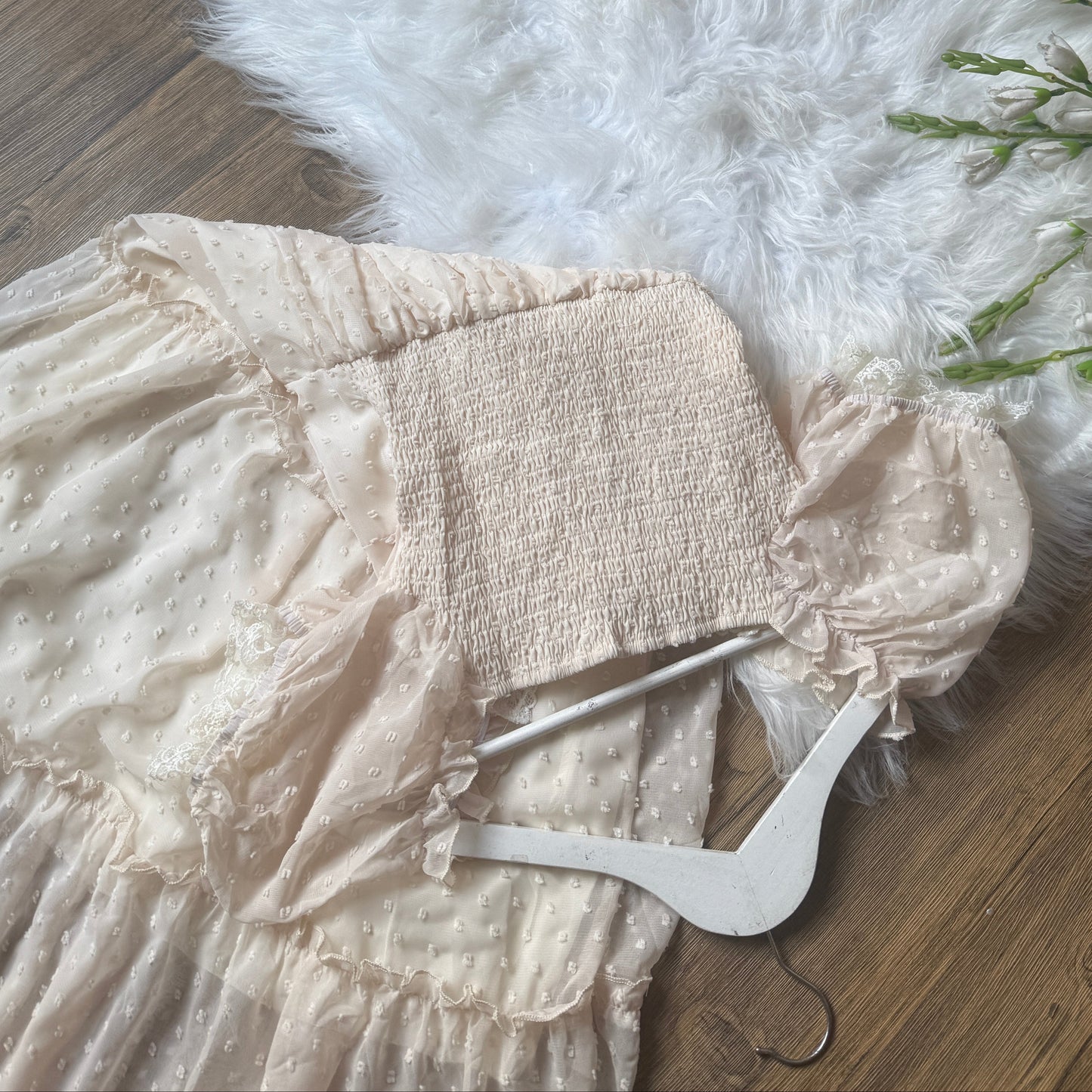 Dreamy lace detailed dress
