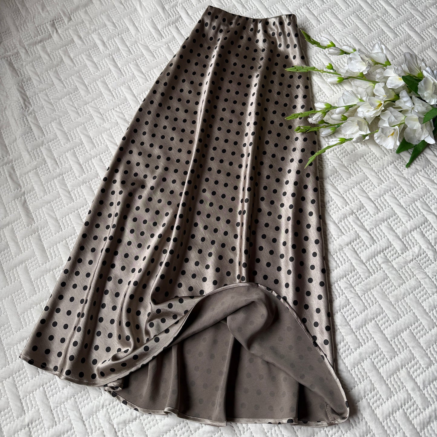 Gorgeous high waist polka dots satin skirts